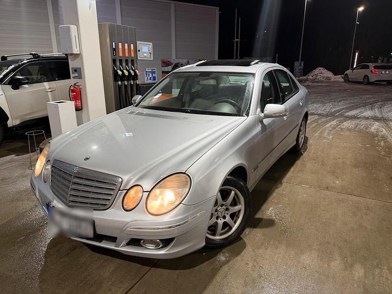 Silber Gebraucht 2006 Mercedes E280 Avantgarde Limousine | 3.999 € (Guter Preis) - Bild 1/4