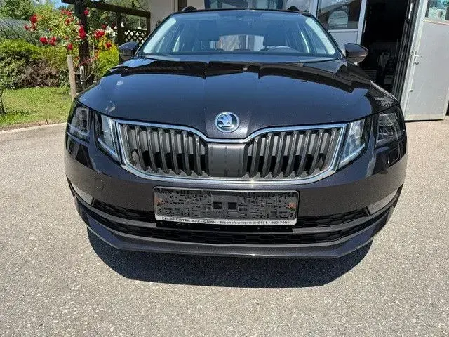 Gebraucht Skoda Octavia Drive 150 PS (110 kW) 2018 Schwarzmagic perleffekt Kombi
