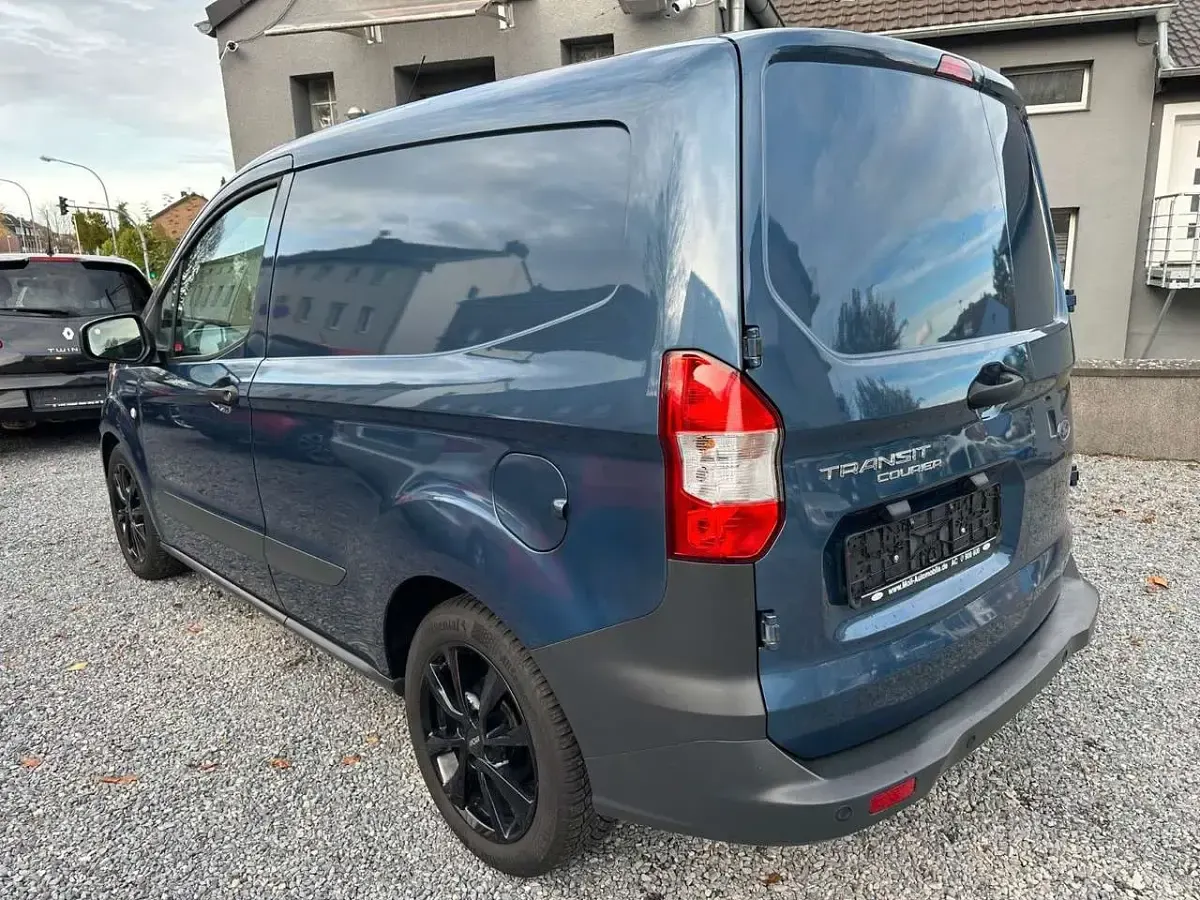 Używany Ford Transit Trend 101 KM (74 kW) 2022 Niebieski Minivan