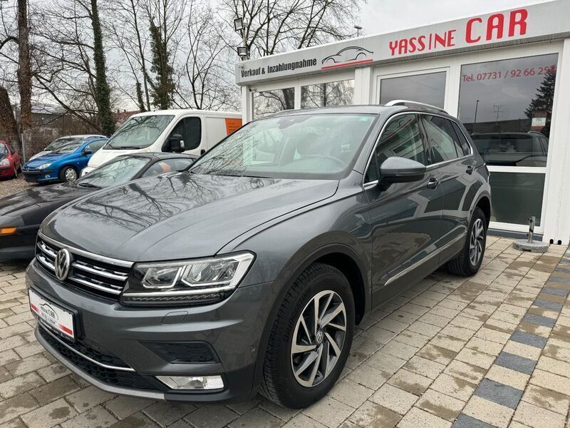 Grau Gebraucht 2017 VW Tiguan Sound SUV | 28.000 € (Fairer Preis) - Bild 1/4