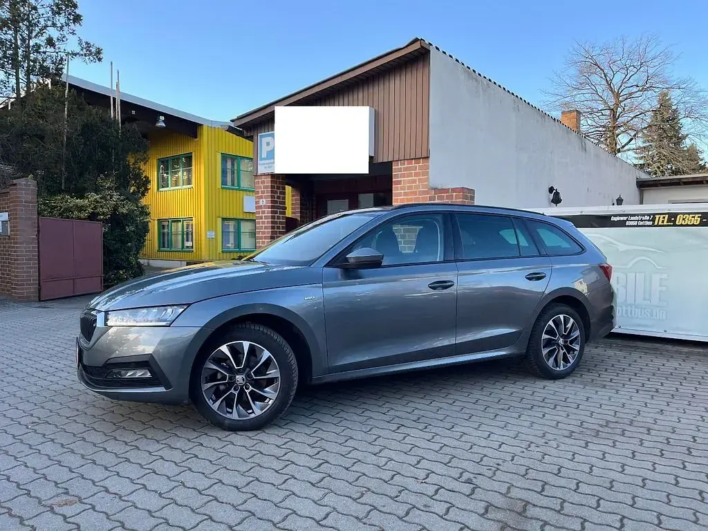 Gebraucht Skoda Octavia Ambition 116 PS (85 kW) 2023 Grau Kombi