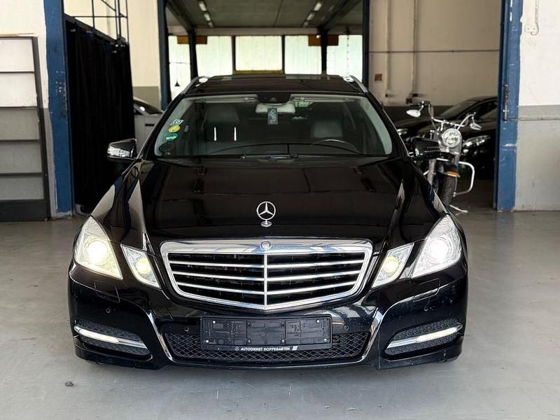 Gebraucht Mercedes E250 204 PS (150 kW) 2012 Schwarz Kombi
