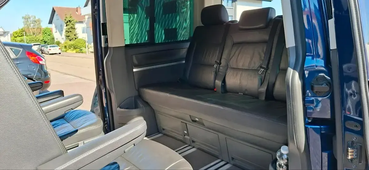 Gebraucht VW Multivan 174 PS (127 kW) 2026 Blau Van / Kleinbus