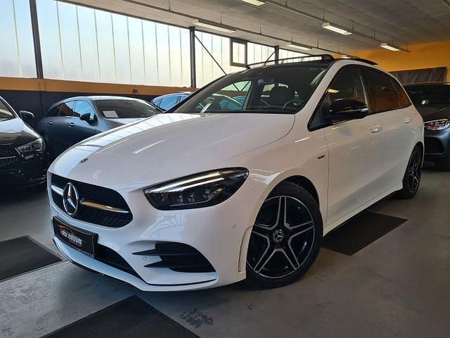 Gebraucht Mercedes B180 AMG 136 PS (100 kW) 2022 Weiß Van / Kleinbus