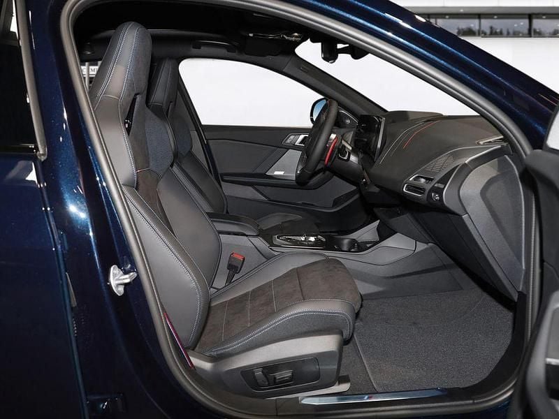 Ny BMW M135 Shadowline 300 HK (220 kW) 2026 Blå Hatchback