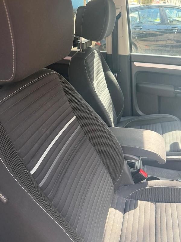 Gebraucht VW Touran Cup 105 PS (77 kW) 2014 Grau Van / Kleinbus