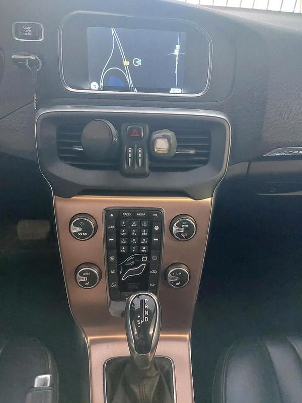 Gebraucht Volvo V40 CC 190 PS (139 kW) 2014 Weiß Kombi