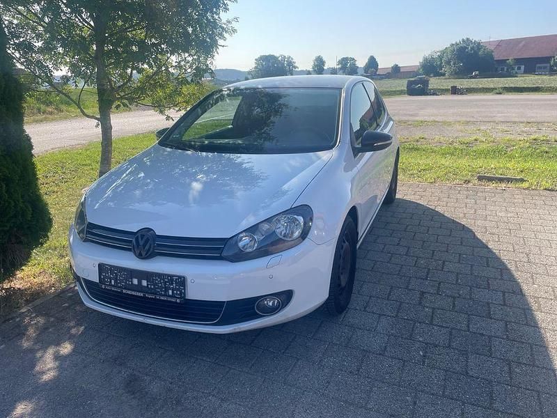 Weiß Gebraucht 2009 VW Golf Highline Limousine | 3.200 € (Guter Preis) - Bild 1/4