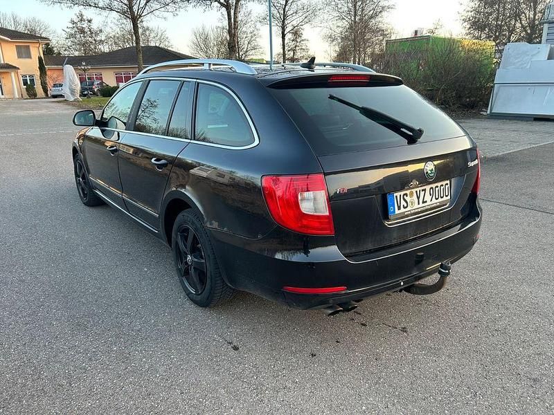 Gebraucht Skoda Superb 170 PS (125 kW) 2011 Schwarz Limousine