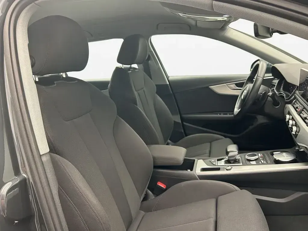 Gebraucht Audi A4 Sport 190 PS (139 kW) 2017 Grau Kombi