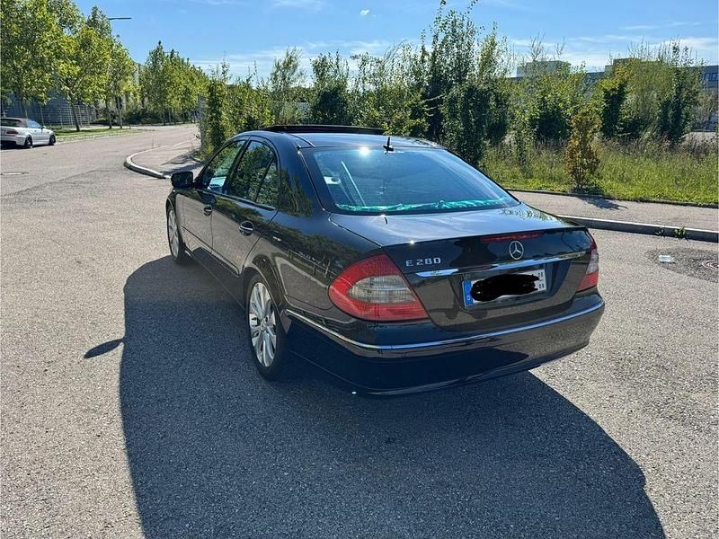 Gebraucht Mercedes E280 Avantgarde 231 PS (169 kW) 2007 Schwarz Limousine