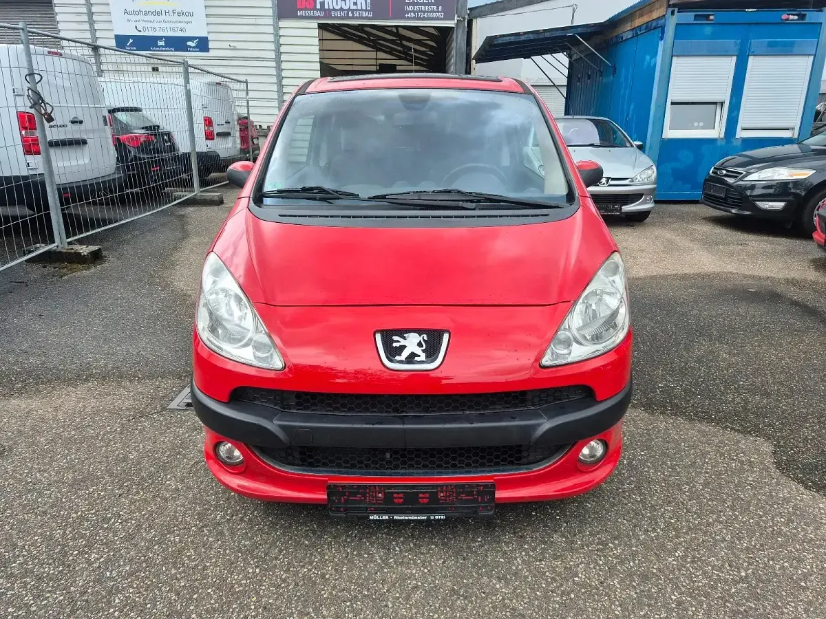 Gebraucht Peugeot 1007 109 PS (80 kW) 2005 Rot Van / Kleinbus