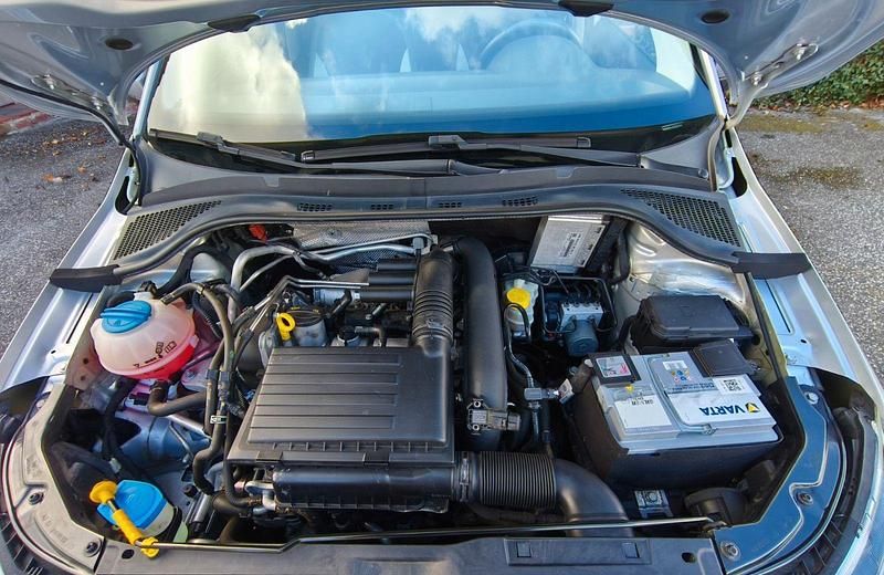 Gebraucht Skoda Fabia Ambition 90 PS (66 kW) 2016 Silber Kleinwagen