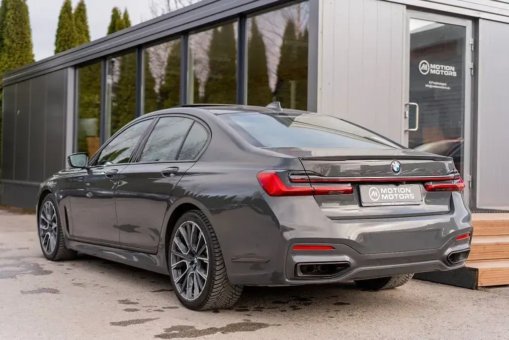 Gebraucht BMW 750 Sport Line 530 PS (389 kW) 2020 Grau Limousine