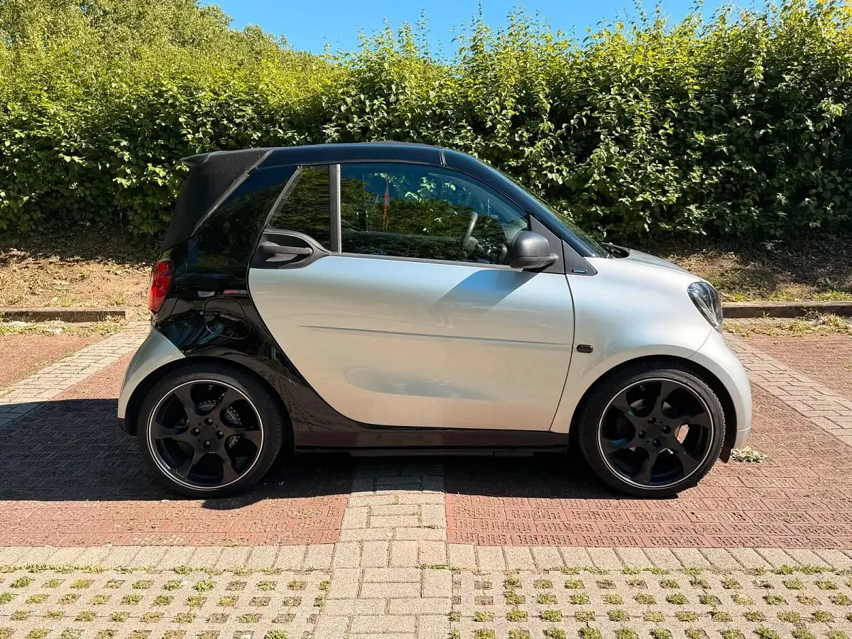 Gebraucht Smart ForTwo Cabrio Passion 90 PS (66 kW) 2019 Silber Cabrio