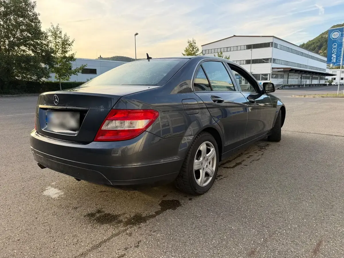 Gebraucht Mercedes C180 156 PS (114 kW) 2007 Grau Limousine