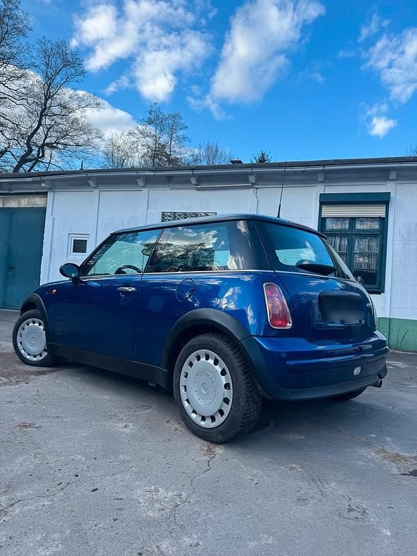 Gebraucht Mini ONE 90 PS (66 kW) 2002 Blau Kleinwagen