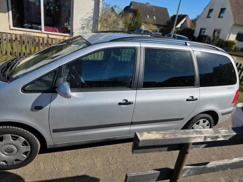 Silber Gebraucht 2004 VW Sharan Van / Kleinbus | 5.500 € - Bild 1/4