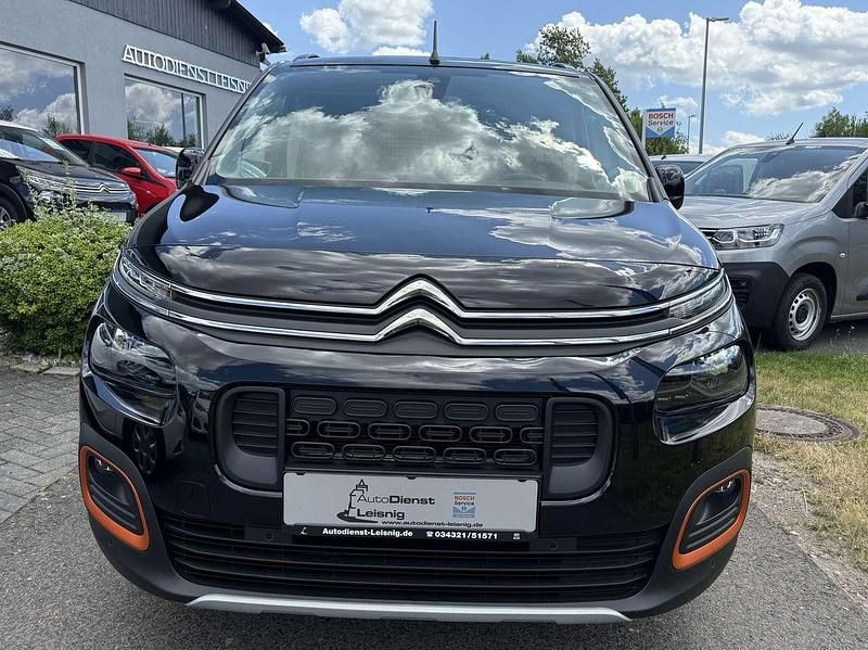 Perla nera Gebraucht 2024 Citroën Berlingo XTR Van / Kleinbus | 24.950 € (Teuer) - Bild 1/4