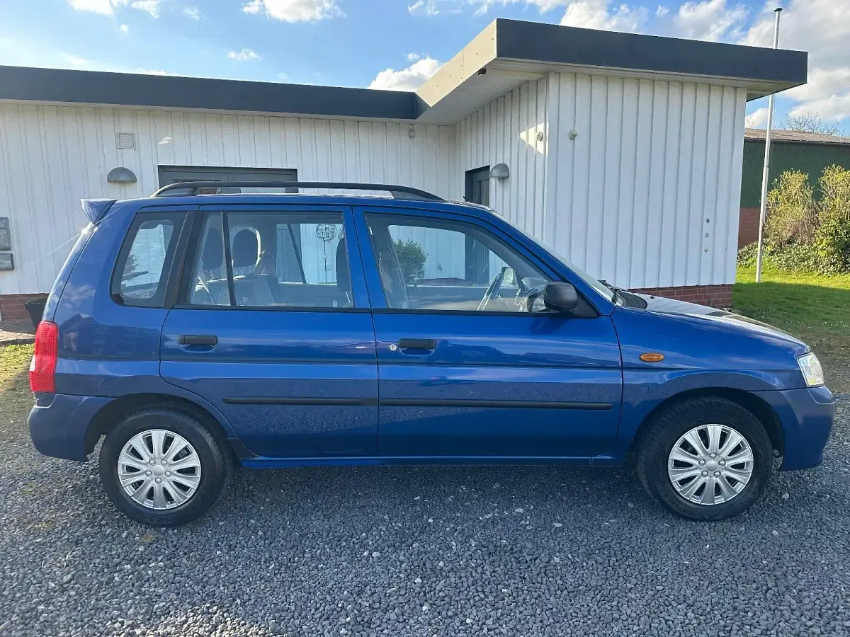 Gebraucht Mazda 2 75 PS (55 kW) 2002 Blau Kleinwagen