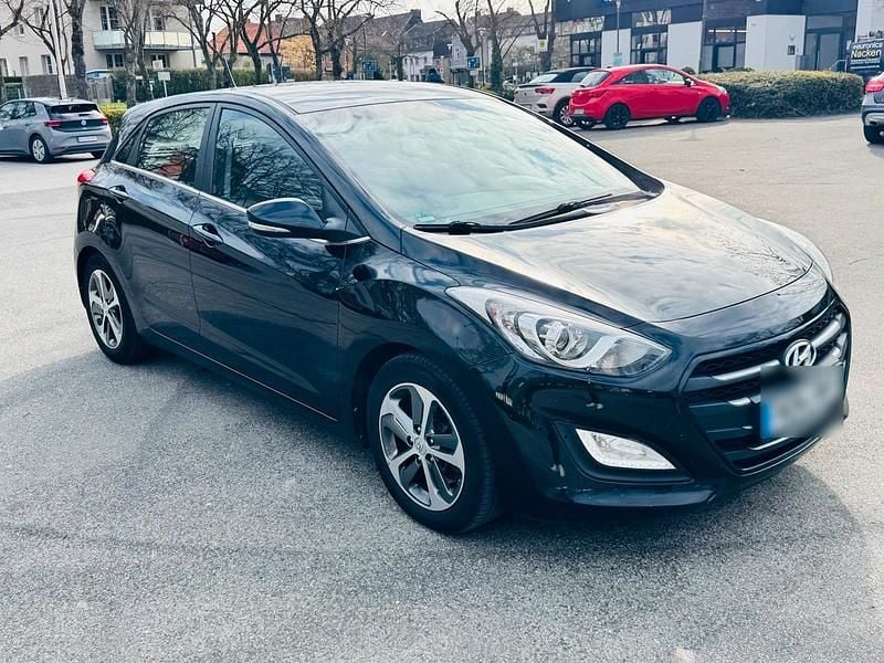 Usado Hyundai i30 136 CV (100 kW) 2015 Negro Coupe