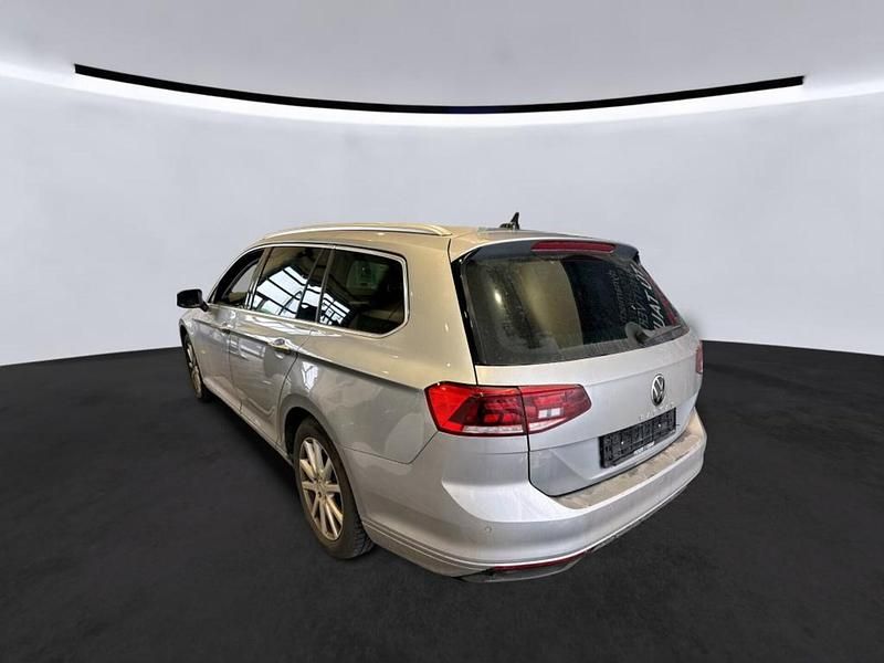 Gebraucht VW Passat Business 200 PS (147 kW) 2022 Silber Kombi