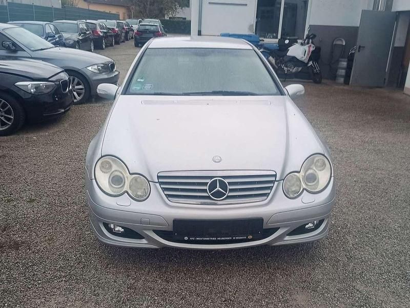 Silber Gebraucht 2004 Mercedes C180 Coupé | 990 € (Superpreis) - Bild 1/4