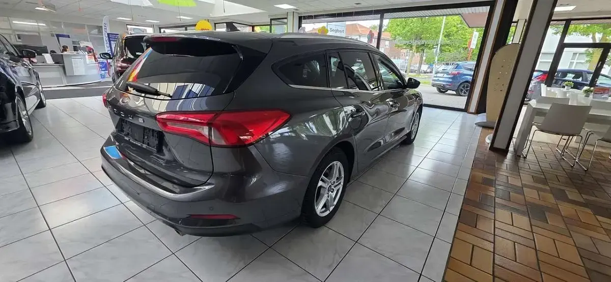 Gebraucht Ford Focus Cool & Connect 125 PS (91 kW) 2019 Magenticgrau Kombi