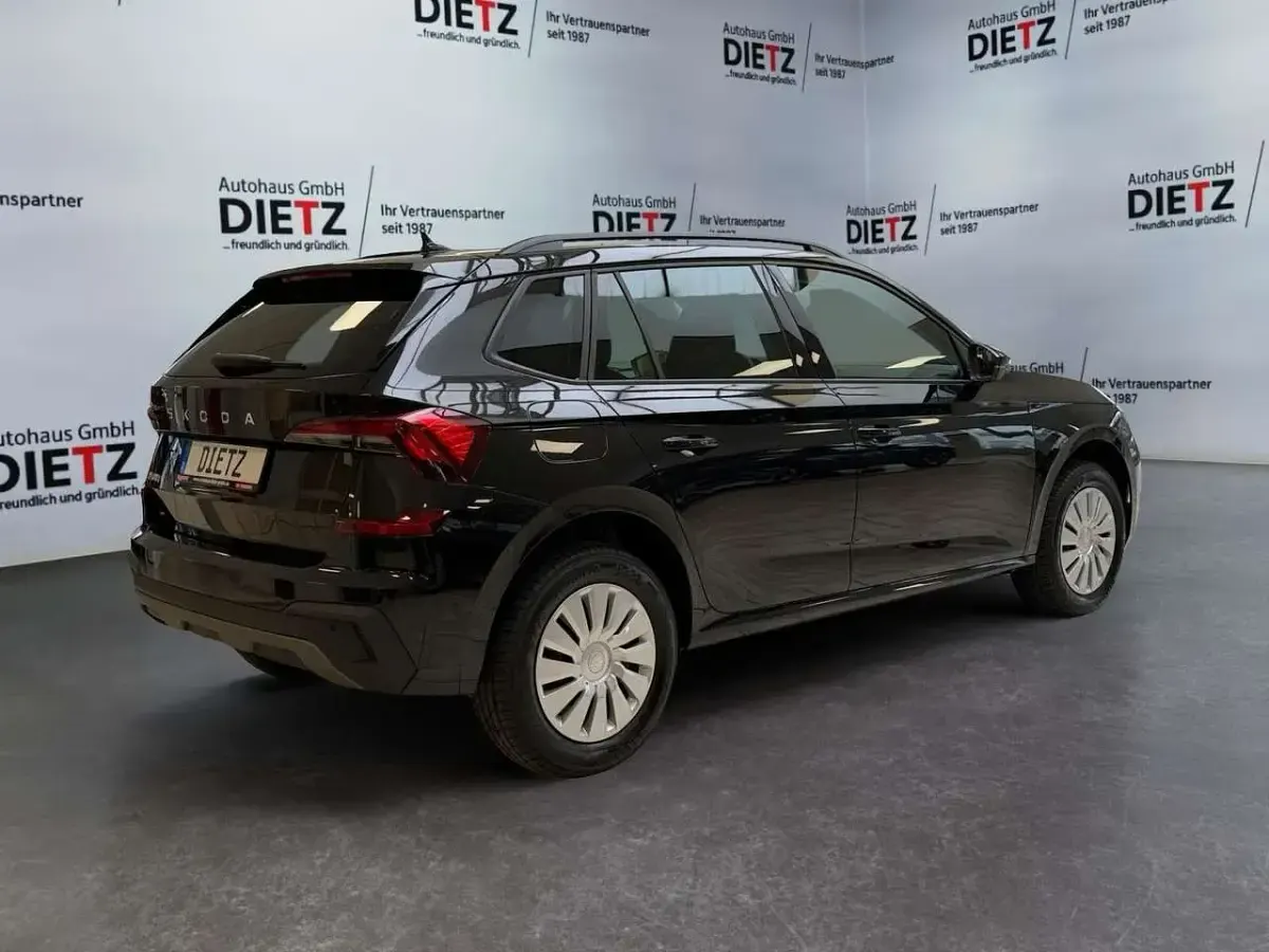 Neu Skoda Kamiq Selection 116 PS (85 kW) 2025 Black magic perleffekt SUV