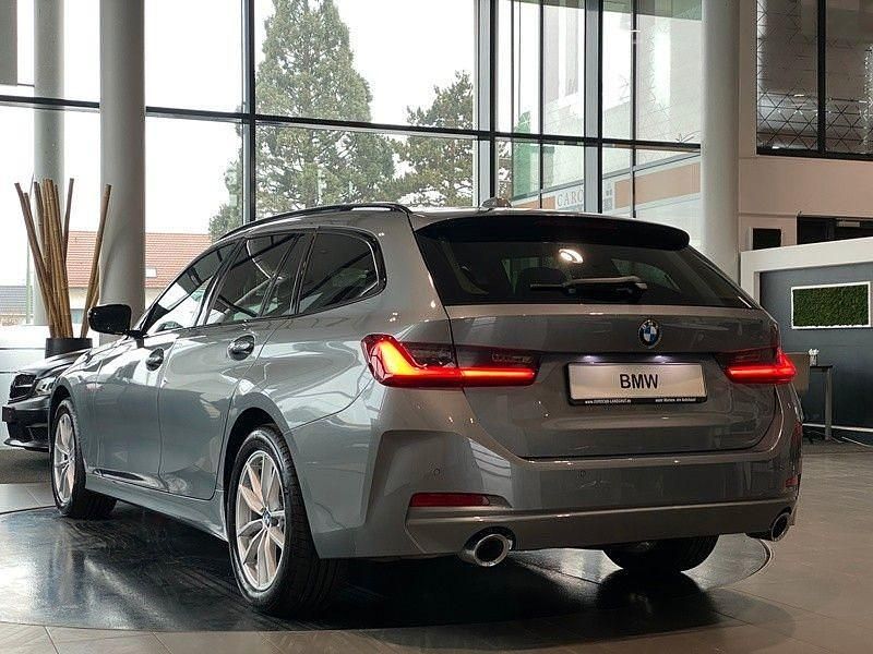 Gebraucht BMW 320 190 PS (139 kW) 2023 Grau Kombi