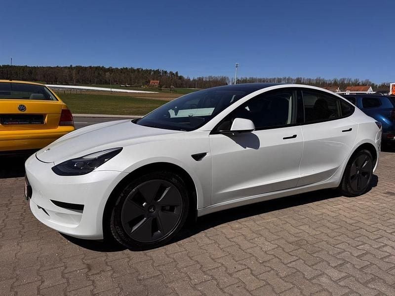 Gebraucht Tesla Model 3 RWD 225 kW (306 PS) 2021 Weiß Limousine