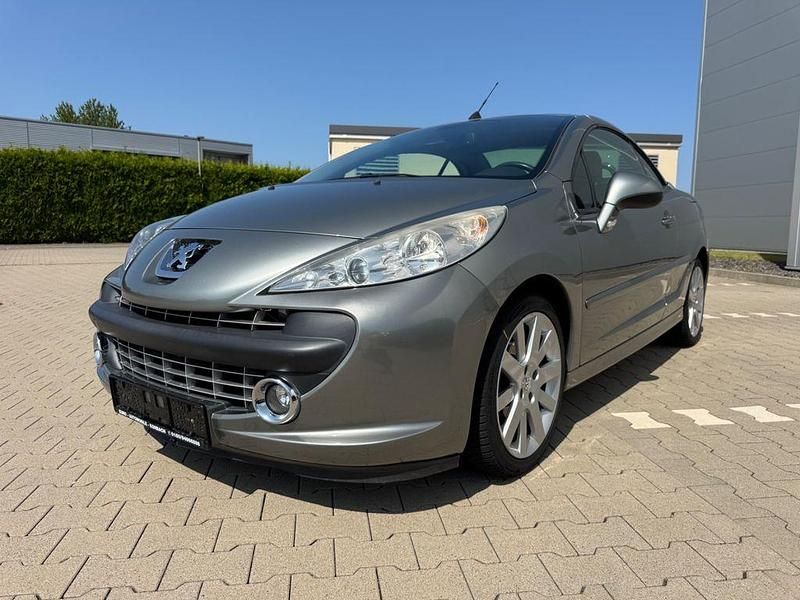 Grau Gebraucht 2008 Peugeot 207 CC Sport Cabrio | 3.450 € (Etwas zu teuer) - Bild 1/4