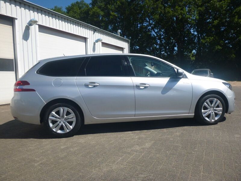 Gebraucht Peugeot 308 Business-Line 120 PS (88 kW) 2015 Grau metallic Kombi