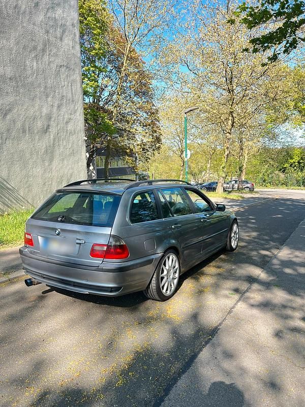 Gebraucht BMW 320 Performance 150 PS (110 kW) 2003 Grau Kombi