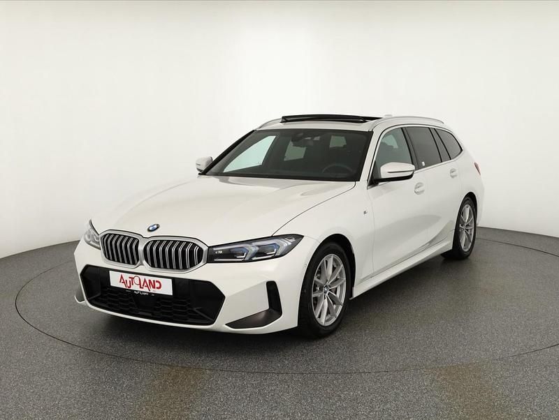 Weiß Gebraucht 2023 BMW 330 M Sport Kombi | 32.890 € (Guter Preis) - Bild 1/4