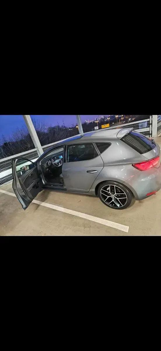Gebraucht Seat Leon FR 150 PS (110 kW) 2016 Silber Limousine
