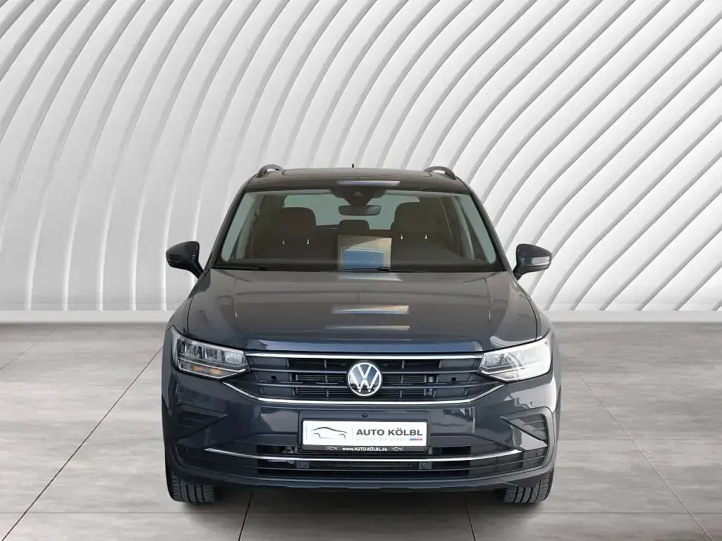 Gebraucht VW Tiguan Life 150 PS (110 kW) 2023 Uranograu SUV