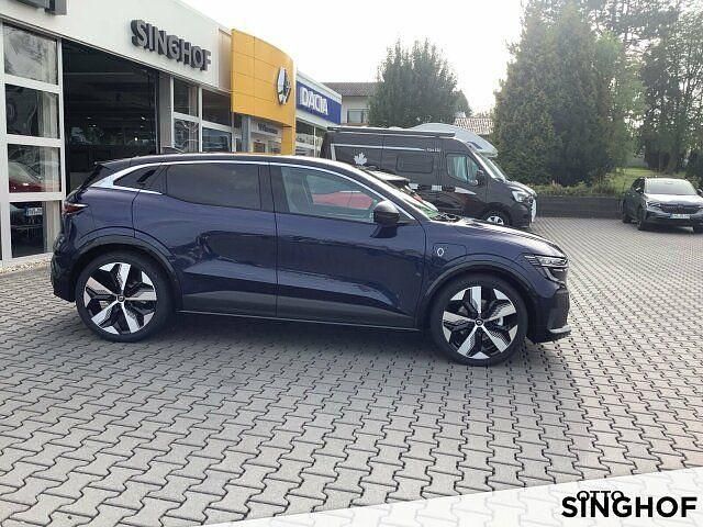 Używany Renault Megane E-Tech Techno 160 kW (218 KM) 2023 Niebieski Sedan/Limuzyna