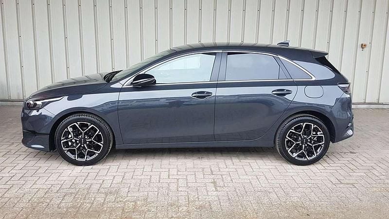 Gebraucht Kia Ceed 101 PS (74 kW) 2025 Pentametal Kleinwagen