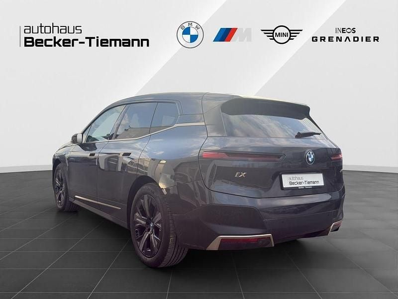Gebraucht BMW iX 384 kW (523 PS) 2022 Sophistograu brillanteffekt SUV