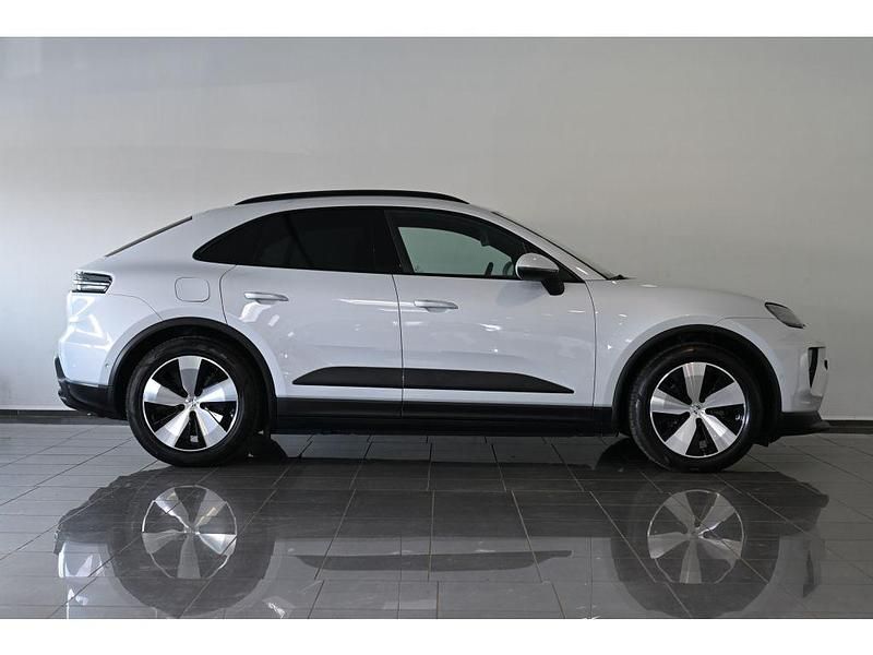 Gebraucht Porsche Macan 264 kW (360 PS) 2025 Grau eisgraumetallic (metallic) SUV