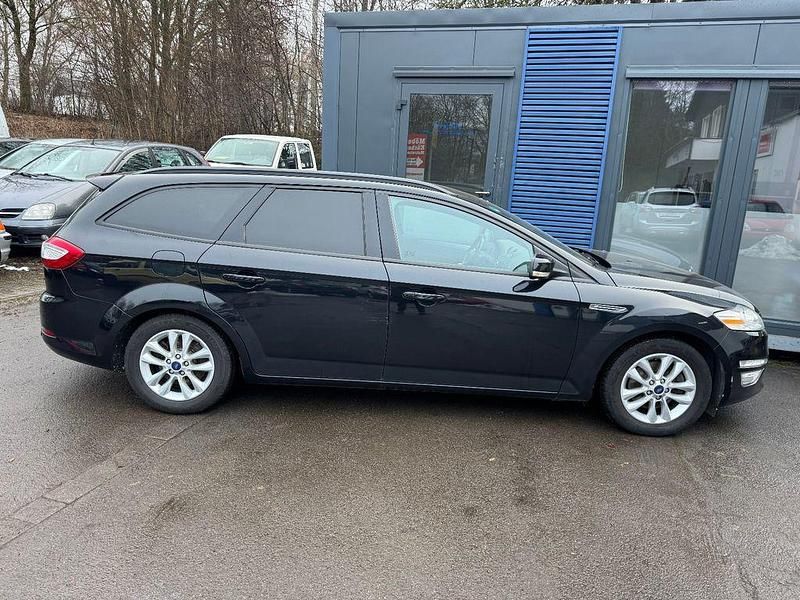 Gebraucht Ford Mondeo 140 PS (102 kW) 2012 Schwarz Kombi