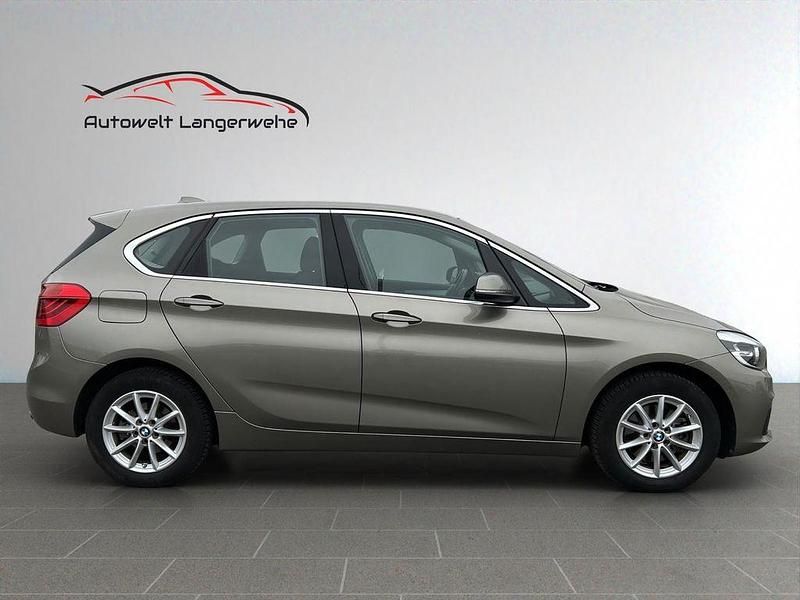 Gebraucht BMW 220 Advantage 192 PS (141 kW) 2017 Silber Van / Kleinbus