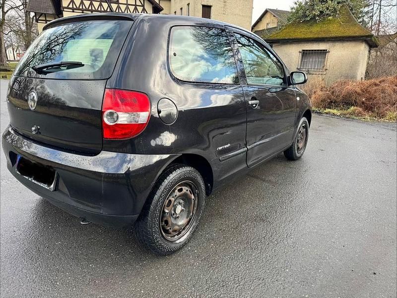 Gebraucht VW Fox Refresh 54 PS (39 kW) 2010 Schwarz Kleinwagen