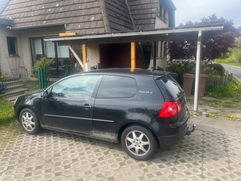 Second-hand VW Golf 116 CP (85 kW) 2007 Negru Coupe