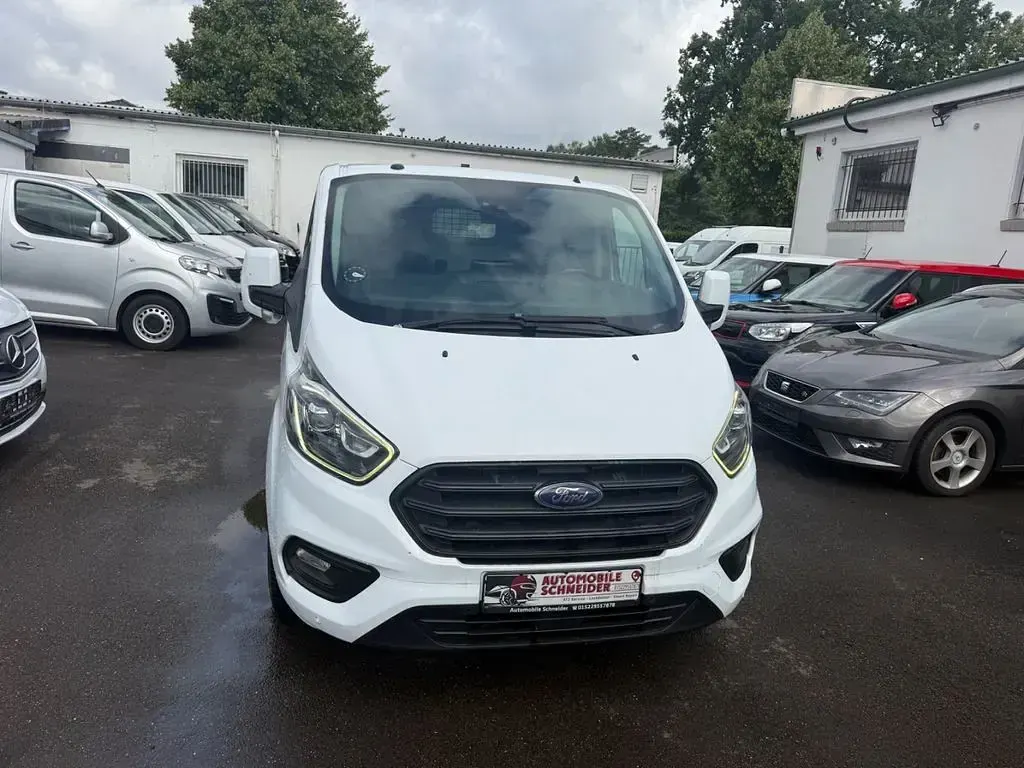 Gebraucht Ford 300 Trend 170 PS (125 kW) 2018 Weiß Van / Kleinbus