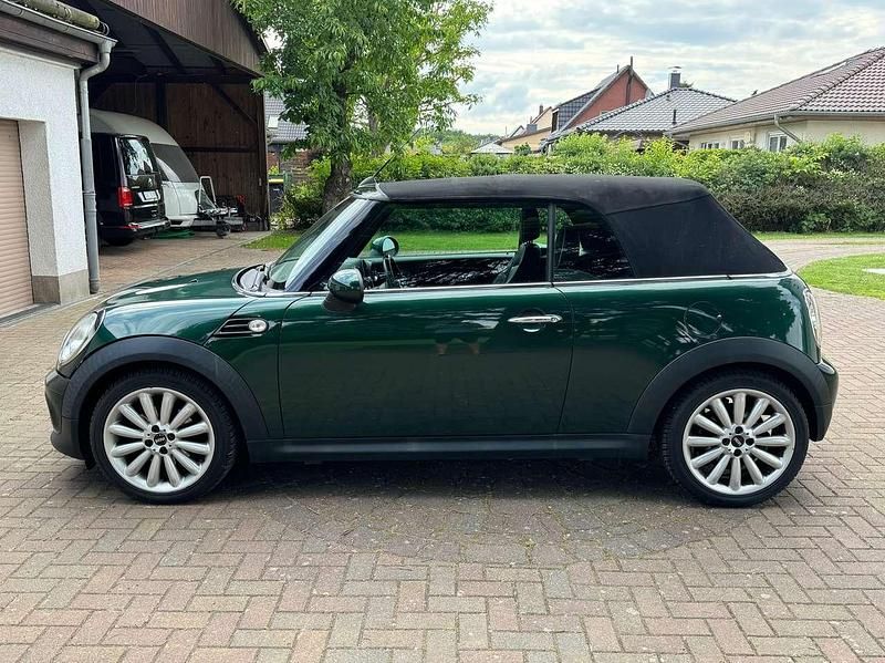 Gebraucht Mini Cooper Cabriolet 122 PS (89 kW) 2011 British racing green ii metal. Cabrio