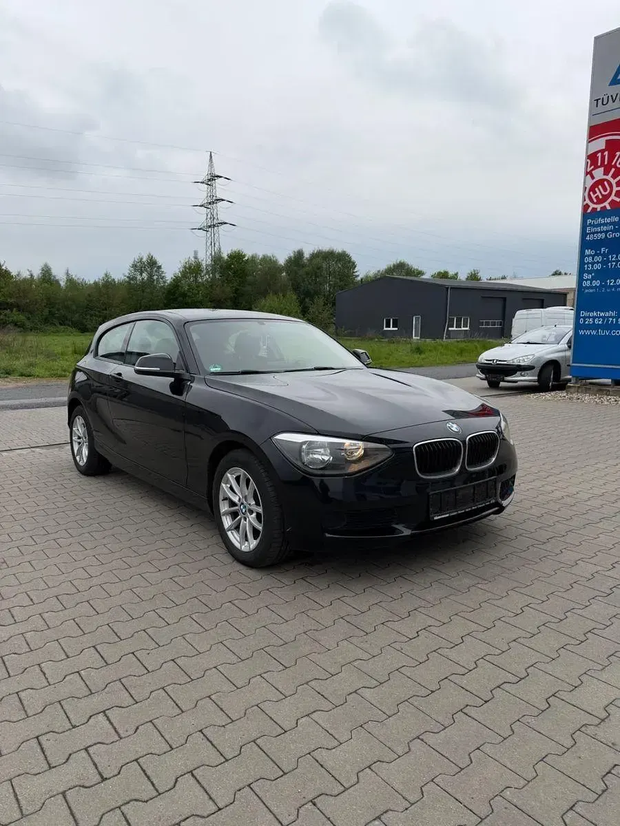Gebraucht BMW 114 102 PS (75 kW) 2014 Schwarz Kleinwagen