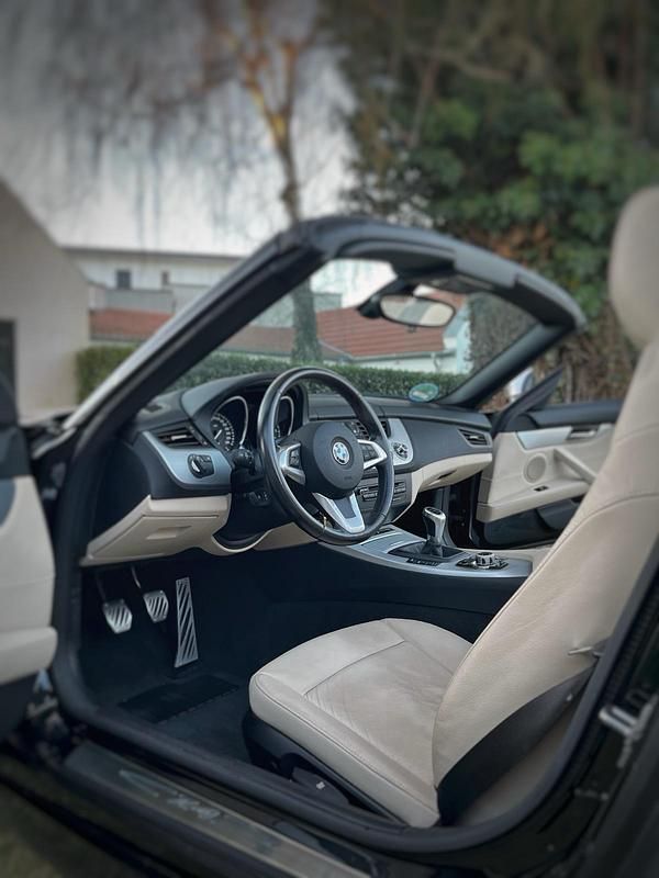 Gebraucht BMW Z4 M Performance 204 PS (150 kW) 2010 Schwarz Cabrio