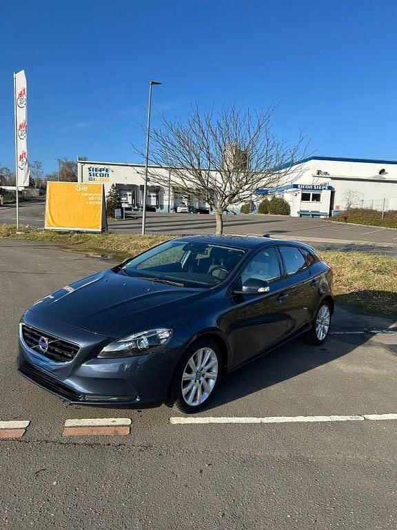 Gebraucht Volvo V40 You! 114 PS (83 kW) 2014 Blau Limousine